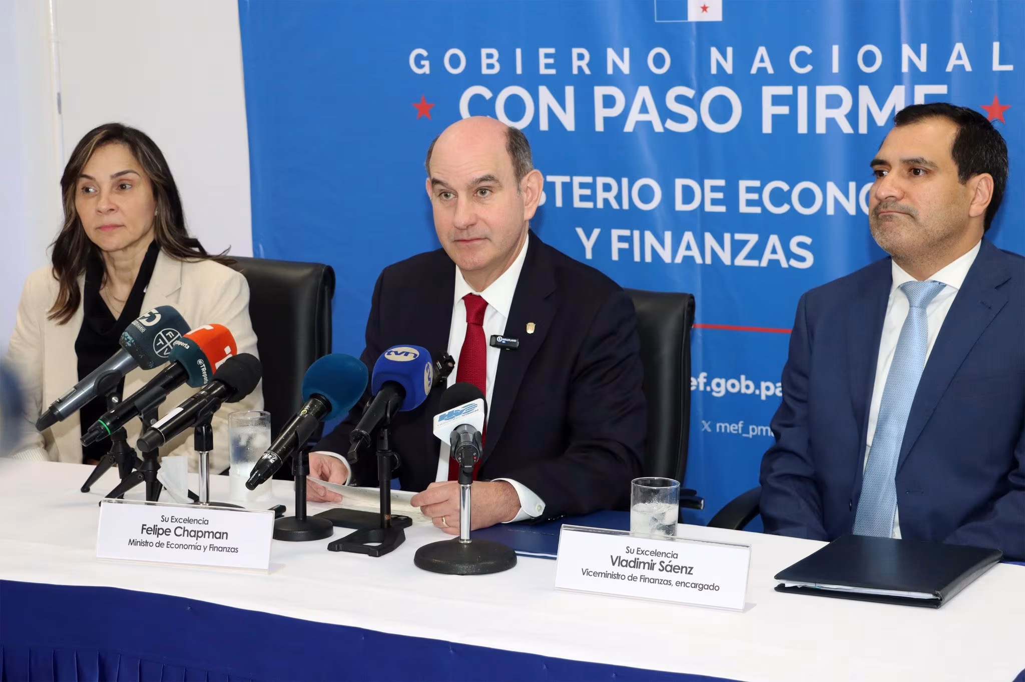 Transferencias municipales en Panamá generan choque político: el Gobierno defiende su legalidad y reducción de montos, mientras crece la exigencia de transparencia.