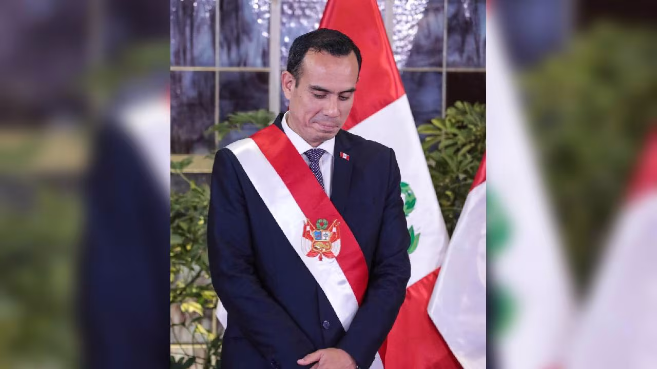 El Congreso de Perú destituyó al presidente interino José Jerí tras aprobar siete mociones de censura, en medio de crisis política, investigaciones fiscales y a semanas de las elecciones de 2026.